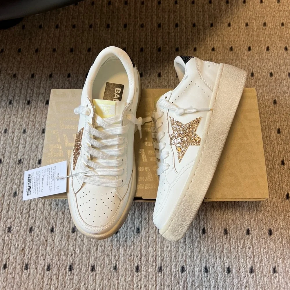 Golden Goose Women’s White Sneakers with Gold Glitter Star Detail - Picture 2 of 16